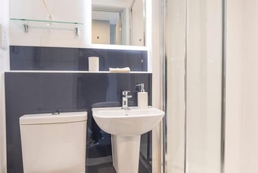 1 bed studio, Ash Grove, Near University, Guildford, GU28US - Image 6